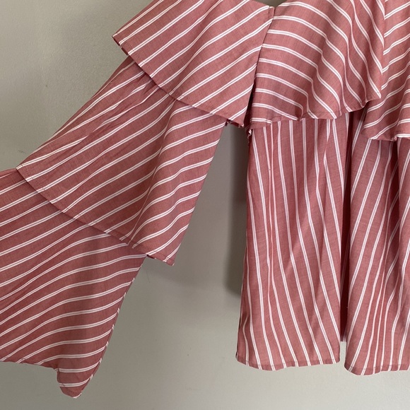 Express Striped Tiered Sleeve Cold Shoulder Top - XXS - Picture 5 of 9